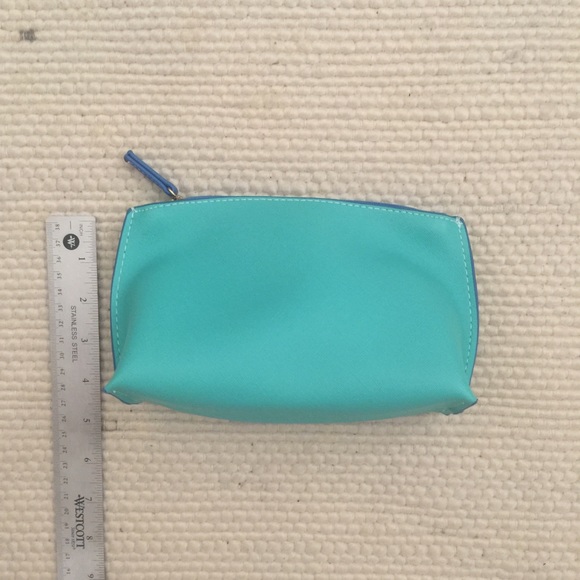 LA MER - 🌊 Cosmetic Pouch - Picture 2 of 5